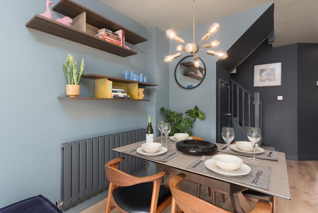Castle Townhouse Kenilworth - Private Parking - 24 Hr Gym Access - Town Centre Apartment Exterior photo